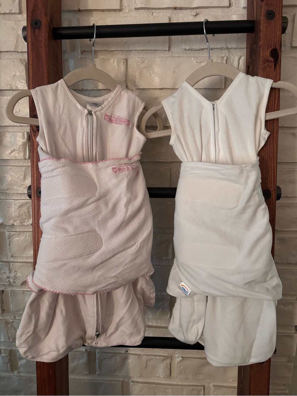 ✨ 2/$35 ✨ X2 HALO White and Light Pink Polka Dot Swaddles